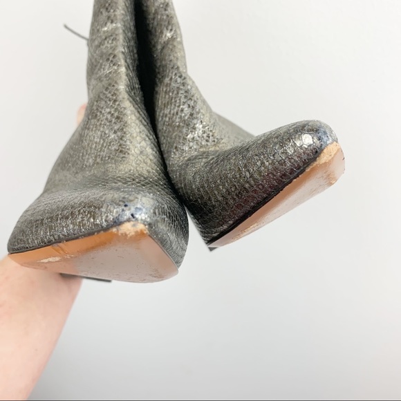 ROBERT CLERGERIE Leather Pointed-Toe Heeled Boots - Picture 11 of 11